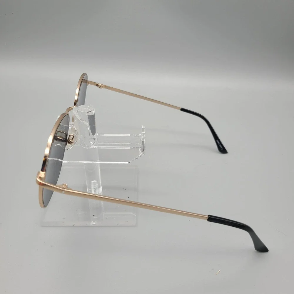 Quay Australia Jezabell Gold Black Round Oversized Sunglasses Lens Cat 3 126